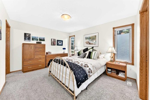 94 Hathaway Lane, Lacombe, AB - Indoor Photo Showing Bedroom
