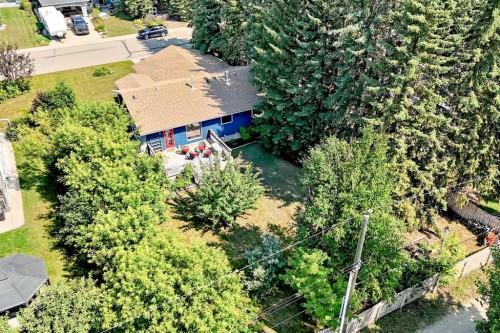 94 Hathaway Lane, Lacombe, AB - Outdoor