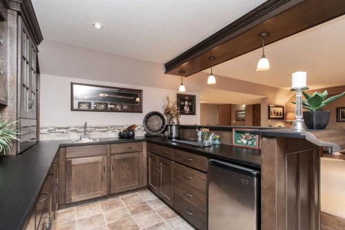 38212 Range Road 252, Rural Lacombe County, AB - Indoor Photo Showing Kitchen
