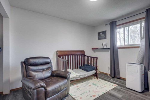 43 Oak Street, Red Deer, AB - Indoor Photo Showing Bedroom