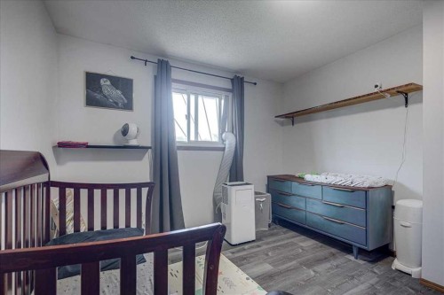 43 Oak Street, Red Deer, AB - Indoor Photo Showing Bedroom