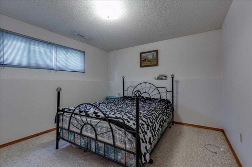43 Oak Street, Red Deer, AB - Indoor Photo Showing Bedroom