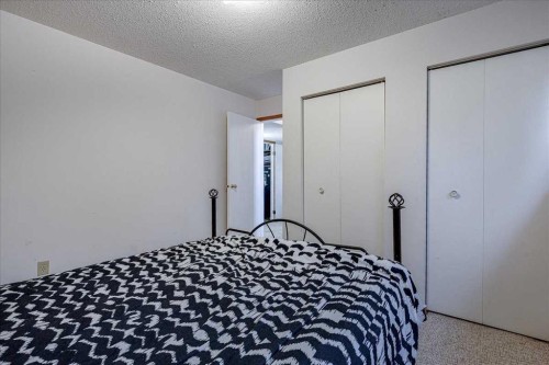 43 Oak Street, Red Deer, AB - Indoor Photo Showing Bedroom