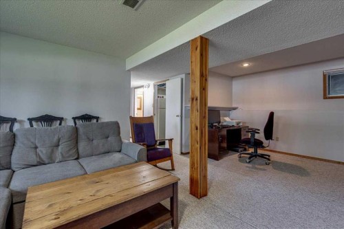 43 Oak Street, Red Deer, AB - Indoor