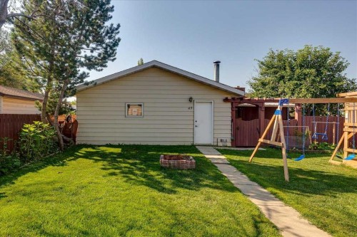 43 Oak Street, Red Deer, AB - Outdoor