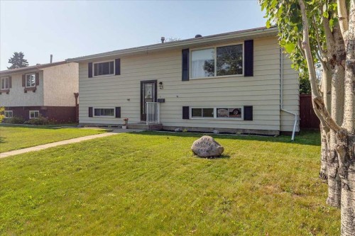 43 Oak Street, Red Deer, AB - Outdoor