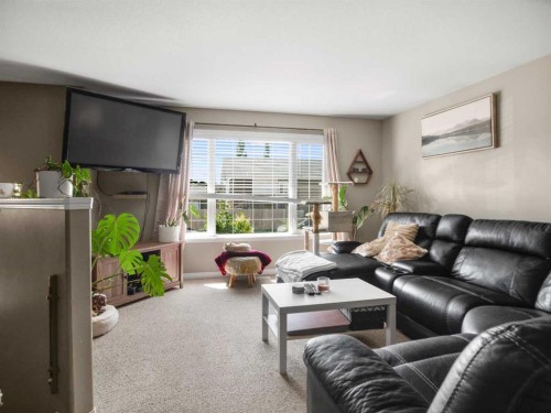 182 Jaspar Crescent, Red Deer, AB - Indoor Photo Showing Living Room