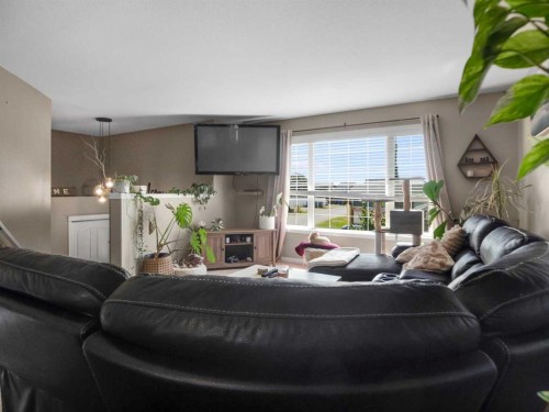 182 Jaspar Crescent, Red Deer, AB - Indoor Photo Showing Living Room