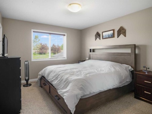 182 Jaspar Crescent, Red Deer, AB - Indoor Photo Showing Bedroom
