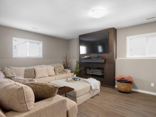 182 Jaspar Crescent, Red Deer, AB - Indoor Photo Showing Other Room