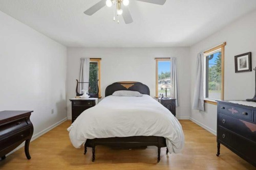 5127 50 A Avenue, Sylvan Lake, AB - Indoor Photo Showing Bedroom
