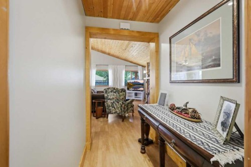 5127 50 A Avenue, Sylvan Lake, AB - Indoor