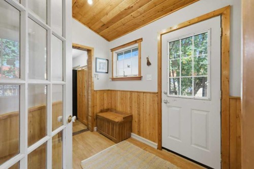 5127 50 A Avenue, Sylvan Lake, AB - Indoor Photo Showing Other Room