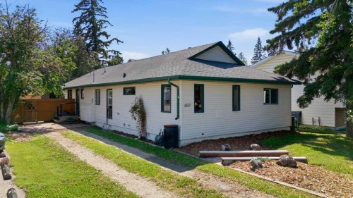 5127 50 A Avenue, Sylvan Lake, AB - Outdoor
