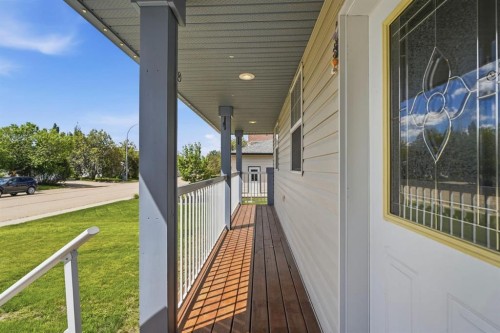 4518 54A Avenue Crescent, Innisfail, AB - Outdoor With Exterior