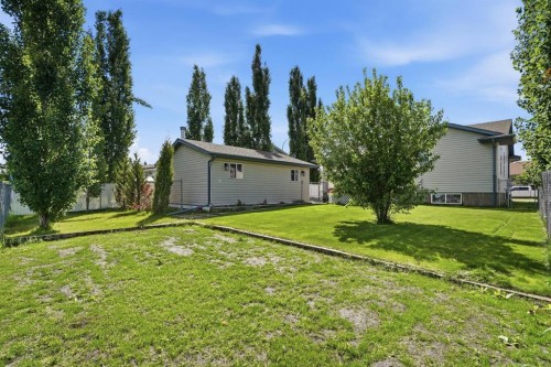 4518 54A Avenue Crescent, Innisfail, AB - Outdoor With Exterior