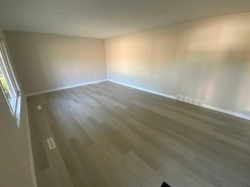 325 Aberdeen Avenue, Carbon, AB - Indoor Photo Showing Other Room