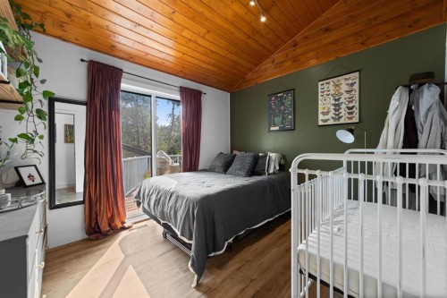 11 1 Street, White Sands, AB - Indoor Photo Showing Bedroom