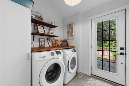 11 1 Street, White Sands, AB - Indoor Photo Showing Laundry Room