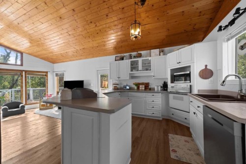 11 1 Street, White Sands, AB - Indoor Photo Showing Kitchen With Double Sink