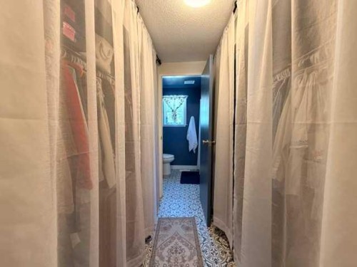 5412 49 A Avenue, Alix, AB - Indoor Photo Showing Bathroom