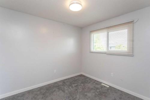 12 Valley Crescent, Lacombe, AB - Indoor Photo Showing Other Room