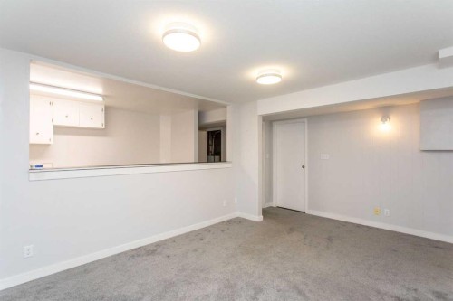 12 Valley Crescent, Lacombe, AB - Indoor Photo Showing Other Room