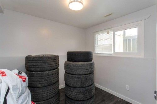 12 Valley Crescent, Lacombe, AB - Indoor Photo Showing Other Room