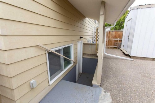 10 Valley Crescent, Lacombe, AB - Outdoor With Exterior