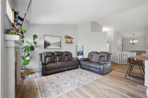 70 Rozier Close, Sylvan Lake, AB - Indoor Photo Showing Living Room