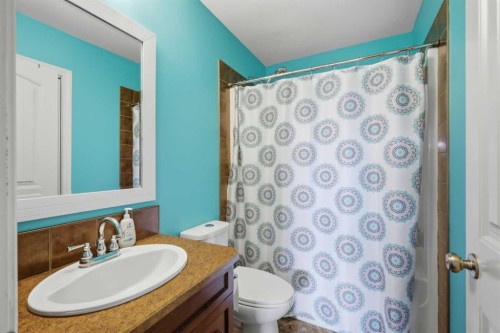 70 Rozier Close, Sylvan Lake, AB - Indoor Photo Showing Bathroom