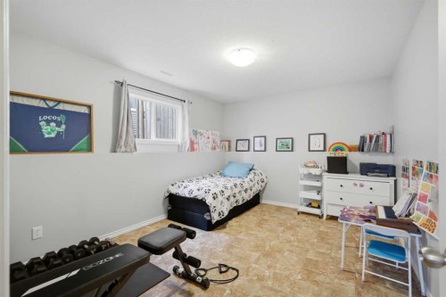 70 Rozier Close, Sylvan Lake, AB - Indoor Photo Showing Bedroom