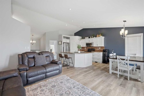 70 Rozier Close, Sylvan Lake, AB - Indoor Photo Showing Living Room