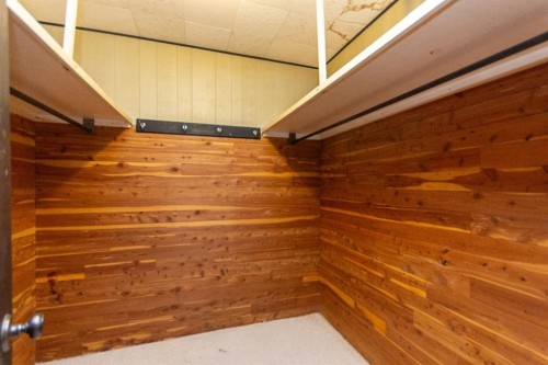 10 Sydney Close, Red Deer, AB - Indoor Photo Showing Other Room