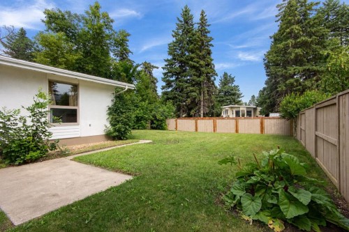 10 Sydney Close, Red Deer, AB - Outdoor