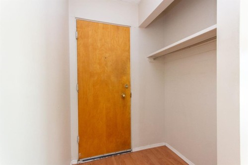 10 Sydney Close, Red Deer, AB - Indoor Photo Showing Other Room