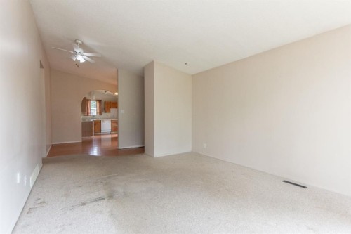 10 Sydney Close, Red Deer, AB - Indoor Photo Showing Other Room