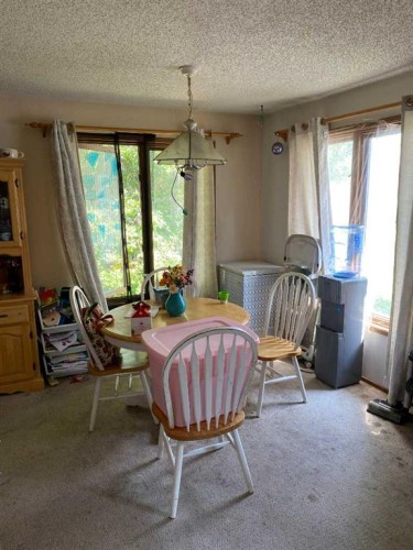 5138 48 Street, Lacombe, AB - Indoor