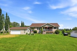16 Sunnyside Drive  Rural Ponoka County, AB T0C 2J0