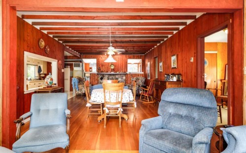 48-40422 Range Road 10, Gull Lake, AB - Indoor Photo Showing Living Room