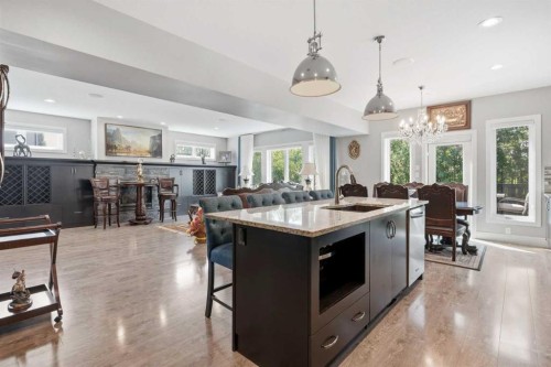 40 Vienna Close, Red Deer, AB - Indoor Photo Showing Kitchen With Double Sink