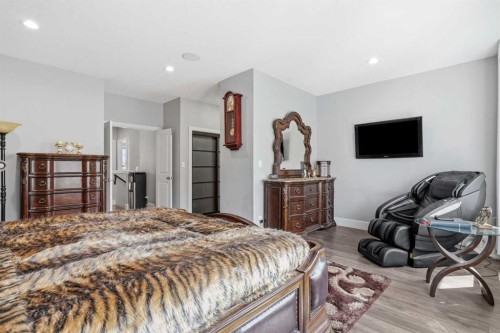 40 Vienna Close, Red Deer, AB - Indoor Photo Showing Bedroom
