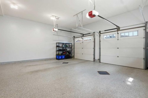 40 Vienna Close, Red Deer, AB - Indoor Photo Showing Garage