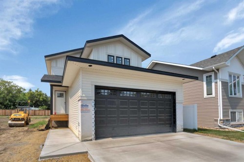 5416 55 Street, Lacombe, AB - Outdoor