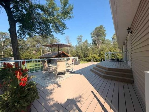 402 East Puffin Street, Pelican Point, AB - Outdoor With Deck Patio Veranda