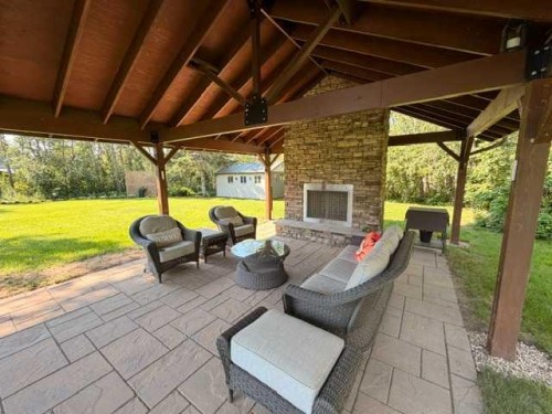 402 East Puffin Street, Pelican Point, AB - Outdoor With Deck Patio Veranda