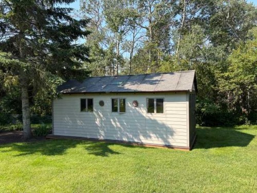 402 East Puffin Street, Pelican Point, AB - Outdoor