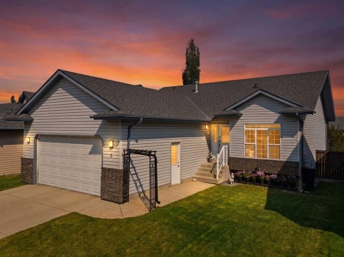 6 Firdale Drive  Sylvan Lake, AB T4S 2H9