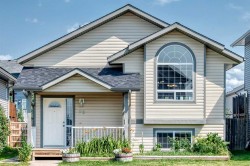 59 Lodge Place Sylvan Lake, AB T4S 2N2