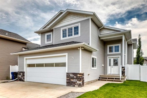 38 Cambridge Close, Blackfalds, AB - Outdoor